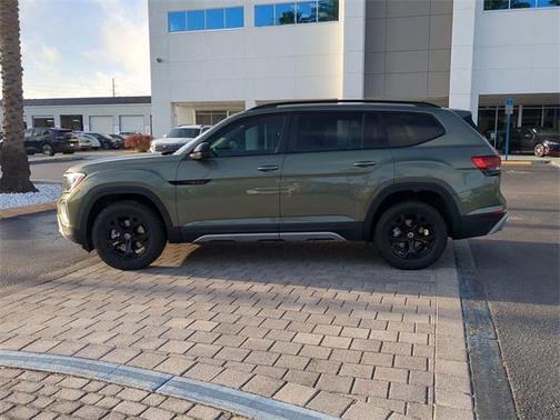 2025 Volkswagen Atlas 2.0T Peak Edition