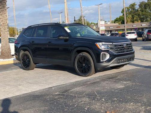 deep black pearl 2026 Volkswagen Atlas 2.0T SE w/Technology