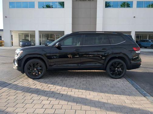 deep black pearl 2026 Volkswagen Atlas 2.0T SE w/Technology