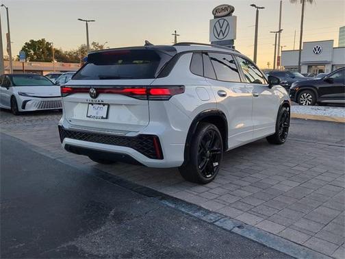 2025 Volkswagen Tiguan 2.0T SE R-Line Black