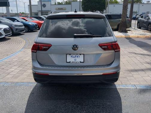 Pyrite Silver Metallic 2024 Volkswagen Tiguan 2.0T S