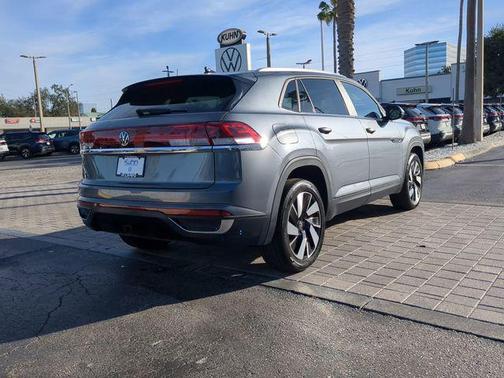 2024 Volkswagen Atlas Cross Sport 2.0T SE w/Technology