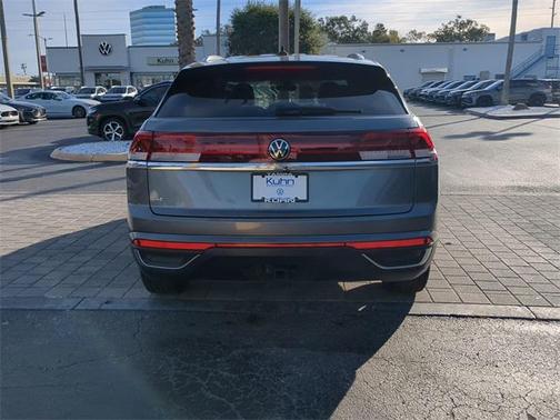 2024 Volkswagen Atlas Cross Sport 2.0T SE w/Technology