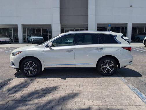 Majestic White 2018 INFINITI QX60 Base