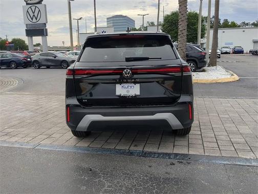 2025 Volkswagen Tiguan 2.0T SE
