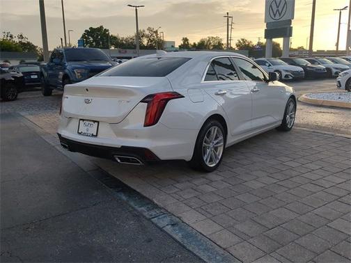 2024 Cadillac CT4 Luxury
