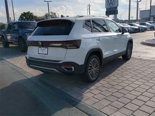 2025 Volkswagen Taos 1.5T SE