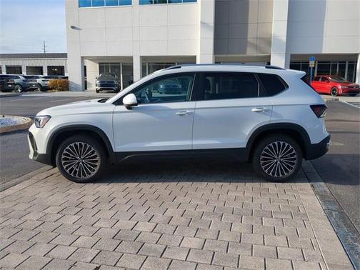 2025 Volkswagen Taos 1.5T SE