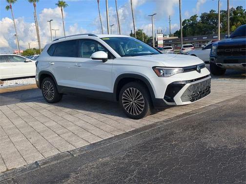 2025 Volkswagen Taos 1.5T SE