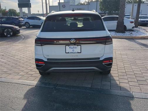 2025 Volkswagen Taos 1.5T SE