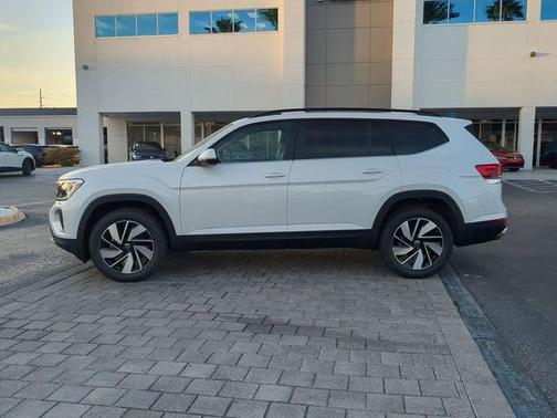 opal white pearl 2026 Volkswagen Atlas 2.0T SE w/Technology
