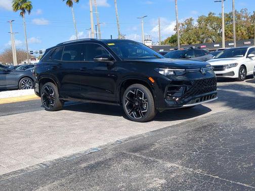 deep black pearl 2026 Volkswagen Tiguan 2.0T SEL R-Line 4MOTION