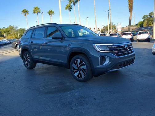 pure gray 2026 Volkswagen Atlas 2.0T SE w/Technology