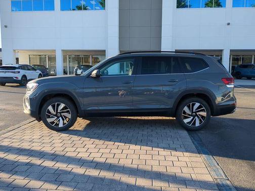 pure gray 2026 Volkswagen Atlas 2.0T SE w/Technology