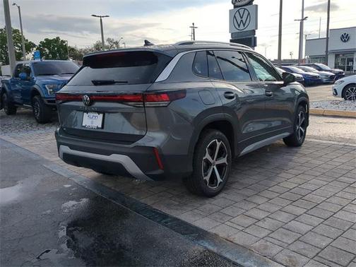 2025 Volkswagen Tiguan 2.0T SE
