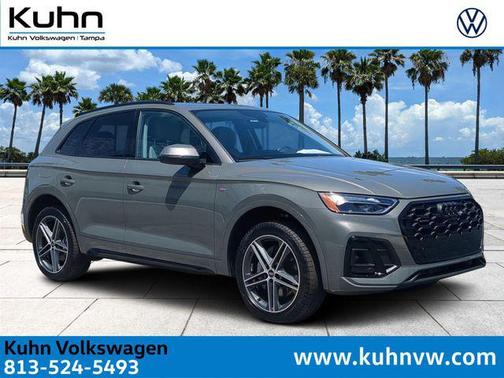 Chronos Gray Metallic 2023 Audi Q5 55 S line Premium Plus