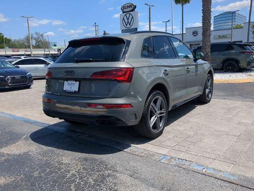 Chronos Gray Metallic 2023 Audi Q5 55 S line Premium Plus
