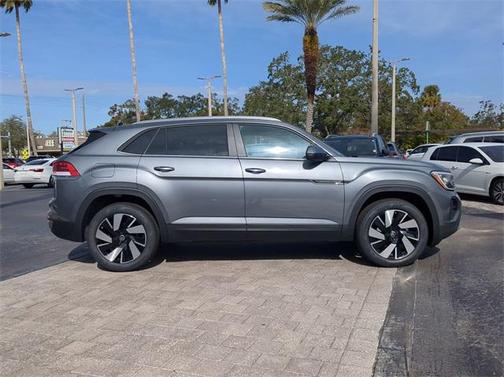 2025 Volkswagen Atlas Cross Sport 2.0T SE w/Technology