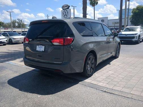 Ceramic Gray Clearcoat 2020 Chrysler Pacifica Hybrid Red S Edition