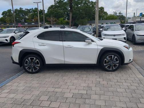 Eminent White Pearl 2022 Lexus UX 200 Base