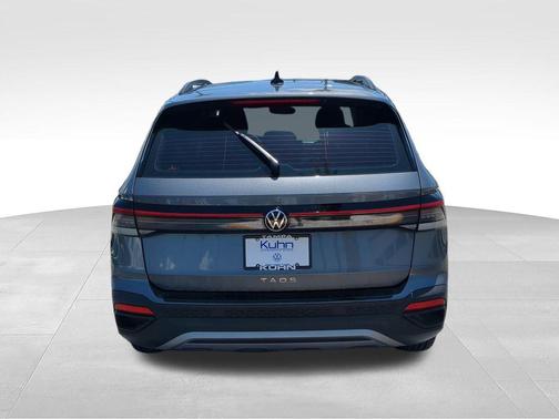 Platinum Gray Metallic 2025 Volkswagen Taos 1.5T S