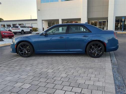 2021 Chrysler 300 Touring
