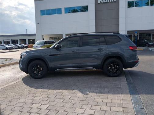 2025 Volkswagen Atlas 2.0T Peak Edition