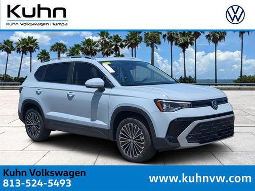 Monument Gray 2026 Volkswagen Taos SE