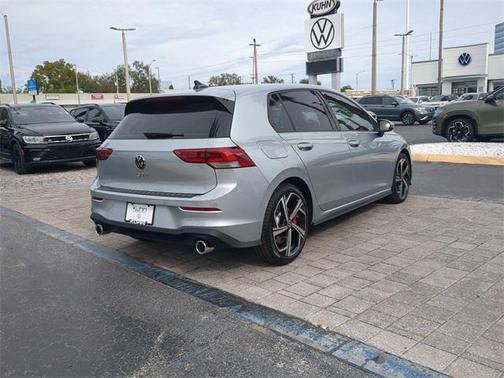 2025 Volkswagen Golf GTI 2.0T SE DSG