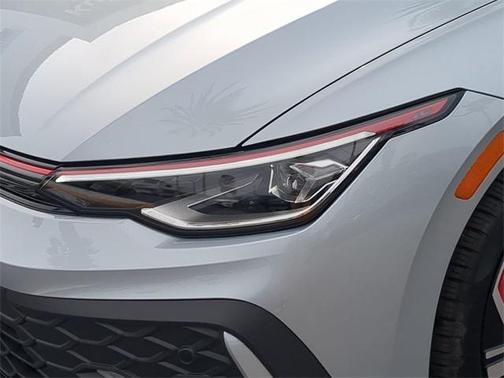 2025 Volkswagen Golf GTI 2.0T SE DSG