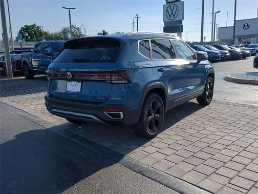 2025 Volkswagen Taos 1.5T SEL