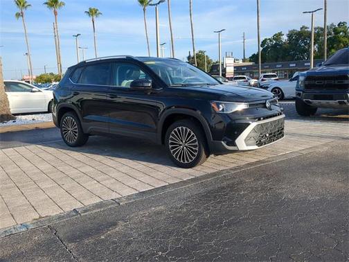 2025 Volkswagen Taos 1.5T SE