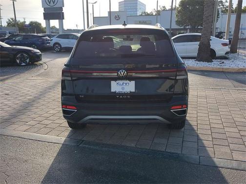 2025 Volkswagen Taos 1.5T SE