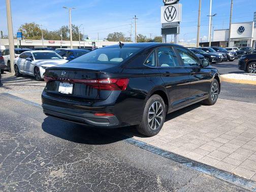 Deep Black Pearl 2026 Volkswagen Jetta 1.4T S