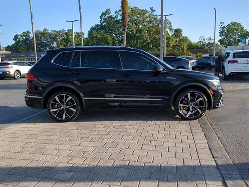 2024 Volkswagen Tiguan 2.0T SEL R-Line 4MOTION