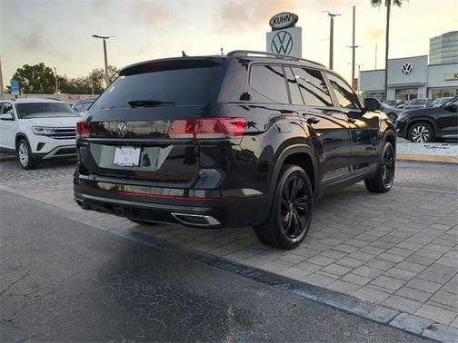 2022 Volkswagen Atlas 3.6L SE w/Technology