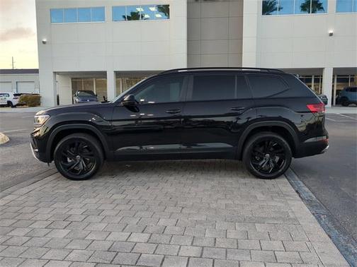 2022 Volkswagen Atlas 3.6L SE w/Technology