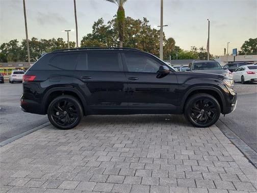 2022 Volkswagen Atlas 3.6L SE w/Technology