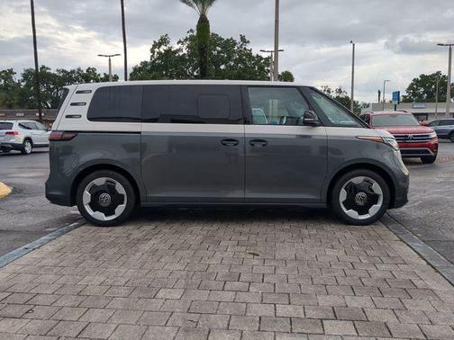 2025 Volkswagen ID. Buzz Pro S Plus