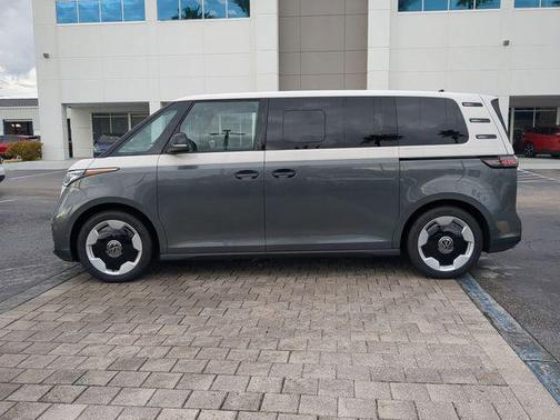 2025 Volkswagen ID. Buzz Pro S Plus