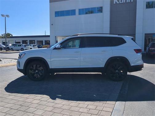 2025 Volkswagen Atlas 2.0T SE w/Technology