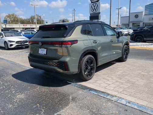 Avocado Green w/Deep Black Roof 2026 Volkswagen Tiguan 2.0T SE R-Line Black