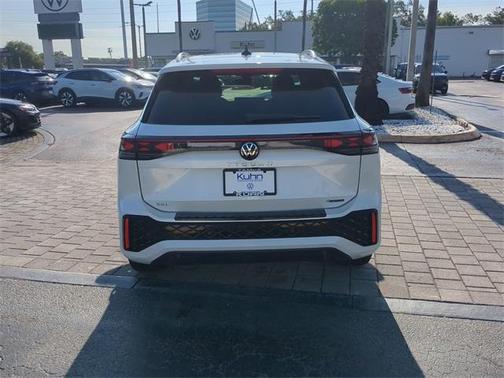 2025 Volkswagen Tiguan 2.0T SEL R-Line 4MOTION