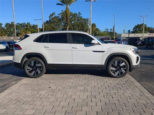 2026 Volkswagen Atlas Cross Sport 2.0T SE w/Technology