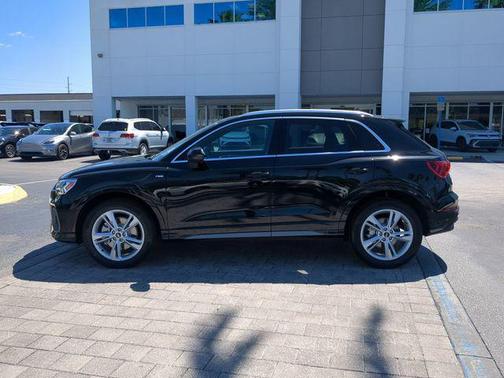 2023 Audi Q3 Premium 45 TFSI S line quattro Tiptronic