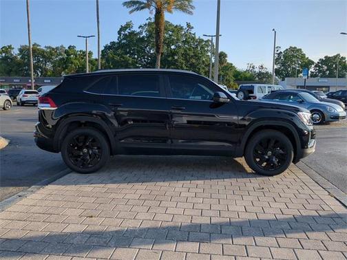2025 Volkswagen Atlas Cross Sport 2.0T SE w/Technology