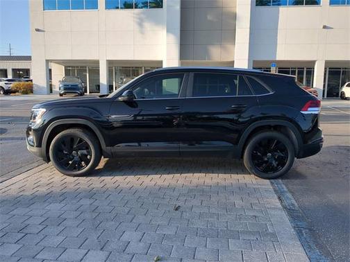 2025 Volkswagen Atlas Cross Sport 2.0T SE w/Technology
