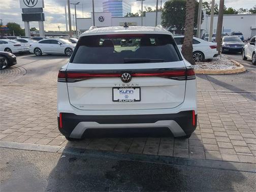 2025 Volkswagen Tiguan 2.0T SE
