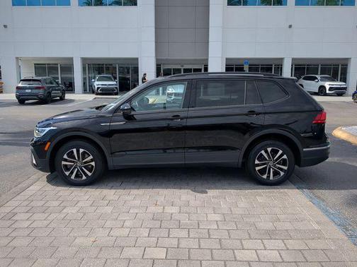 Deep Black Pearl 2023 Volkswagen Tiguan 2.0T S