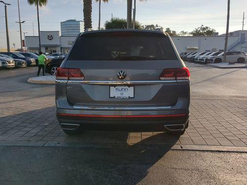 2022 Volkswagen Atlas 2.0T SE w/Technology
